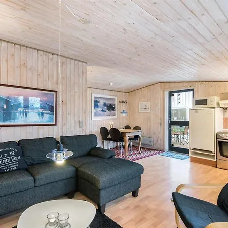Gonda - 500m From The Sea By Interhome *