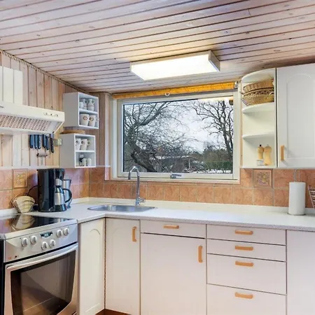 Gonda - 500m From The Sea By Interhome *