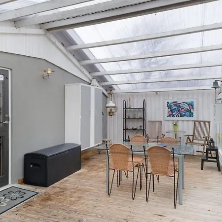 Gonda - 500m From The Sea By Interhome *